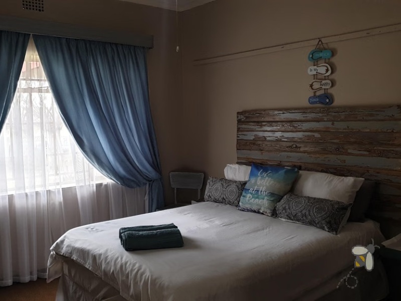 Standerton, Kosmospark, 4 bedroom house for sale, separate flat, two bedroom flat, dual living, bar and braai, sunroom, gourmet kitchen, double garage, Jojo tank.