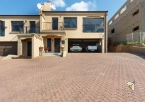 10 Cullian Street, Island View, Western Cape, 3 Bedrooms Bedrooms, 0 ,2 BathroomsBathrooms,Townhouse,For Sale,Cullian,0,11597