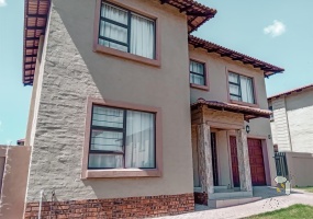 Secunda complex for sale, 3 bedroom, lock up and go, modern home, open plan living, study nook, secure complex, single garage, low maintenance yard, sunrise views.