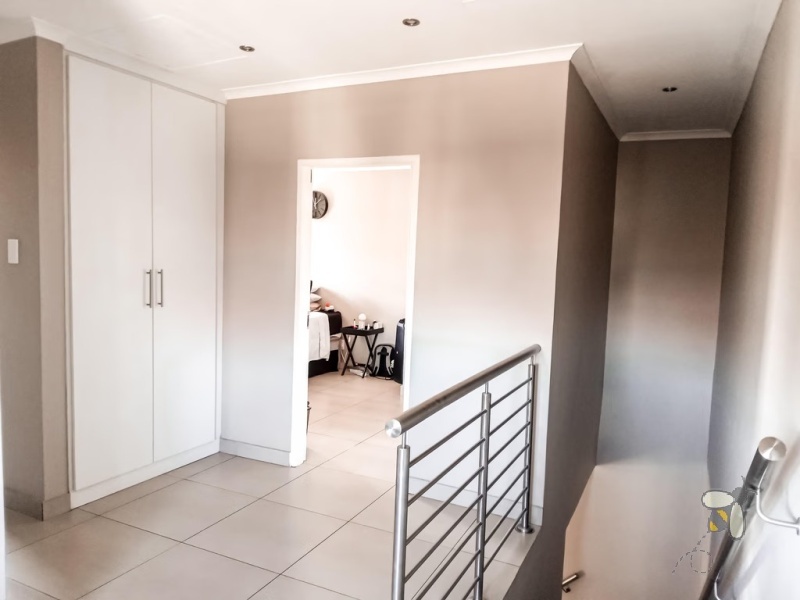 Secunda complex for sale, 3 bedroom, lock up and go, modern home, open plan living, study nook, secure complex, single garage, low maintenance yard, sunrise views.