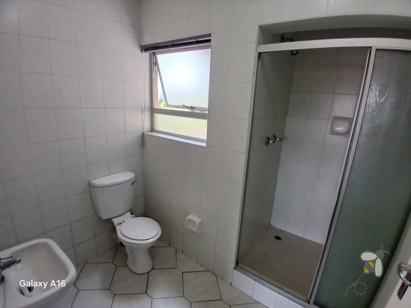 Vaalpark unit for sale, Sasolburg estate living, Vaal River unit, secure complex, 2 bedroom, built-in braai, swimming pool, tennis court, weekend getaway, young professional.