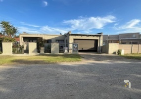 Wavecrest, Eastern Cape 6330, 3 Bedrooms Bedrooms, 0 ,2 BathroomsBathrooms,House,For Sale,0,11613