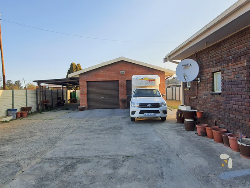 3 bedroom house, Meyerville, 1 bedroom flat, income potential, flatlet, dual living, garage, well-kept