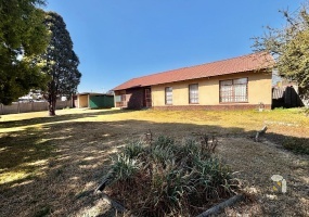 Evander property, 4 bedroom house for sale, spacious yard, family home, garage, carport, prepaid electricity, Evander real estate