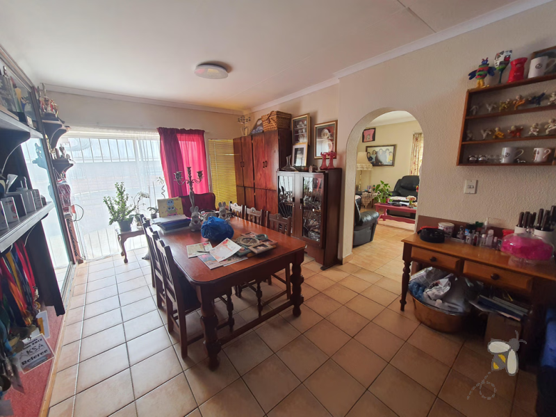Evander property, 3 bedroom house for sale, L/S Kalie de Haas, workshop, large garage, open plan kitchen, scullery, coal stove, water tank