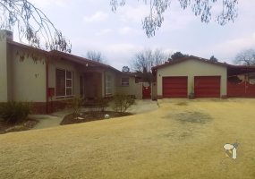 Meyerville house for sale, 4 bedroom family home, house near school, open plan living, double garage, water tank, propertyhive