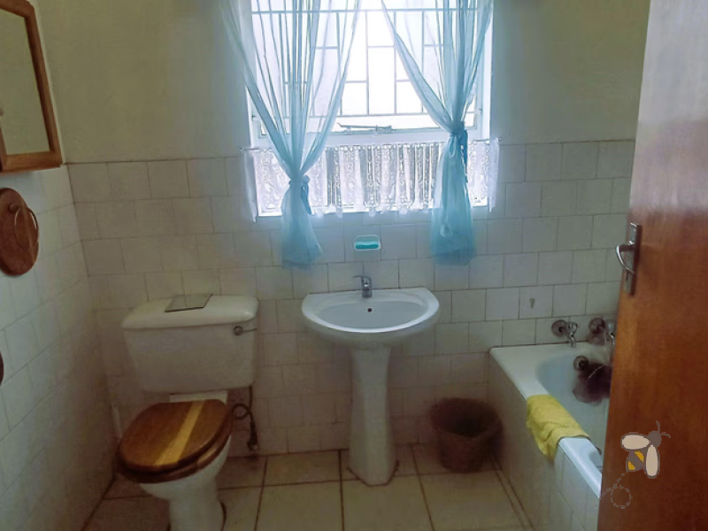 Meyerville house for sale, 4 bedroom family home, house near school, open plan living, double garage, water tank, propertyhive