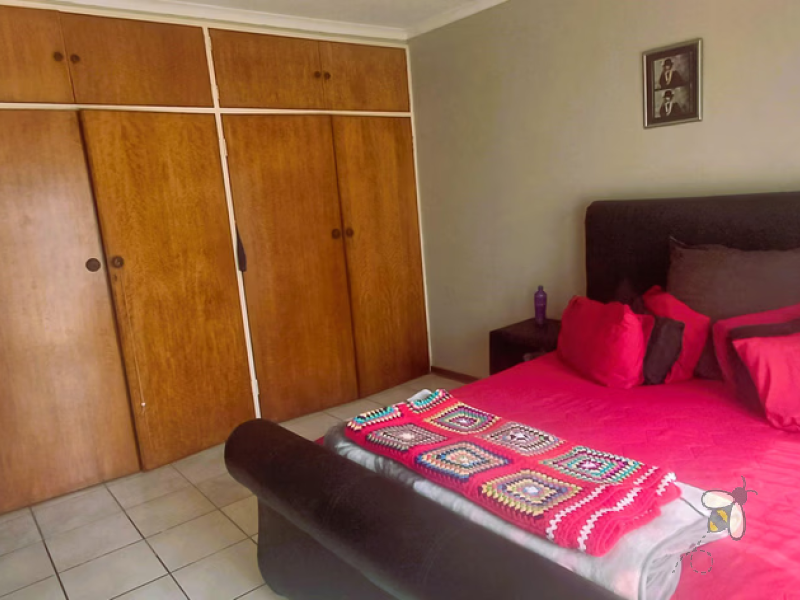 Meyerville house for sale, 4 bedroom family home, house near school, open plan living, double garage, water tank, propertyhive