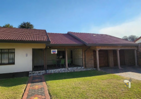 Spacious family home, 3 bedroom house, centre island kitchen, fireplace, double garage, motorized gate, prepaid utilities, propertyhive