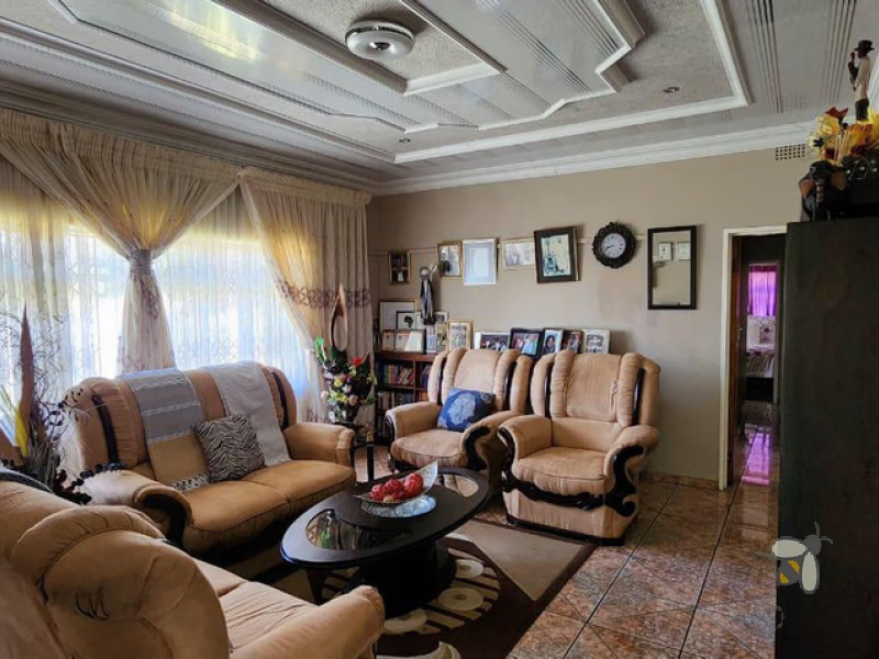 Spacious family home, 3 bedroom house, centre island kitchen, fireplace, double garage, motorized gate, prepaid utilities, propertyhive