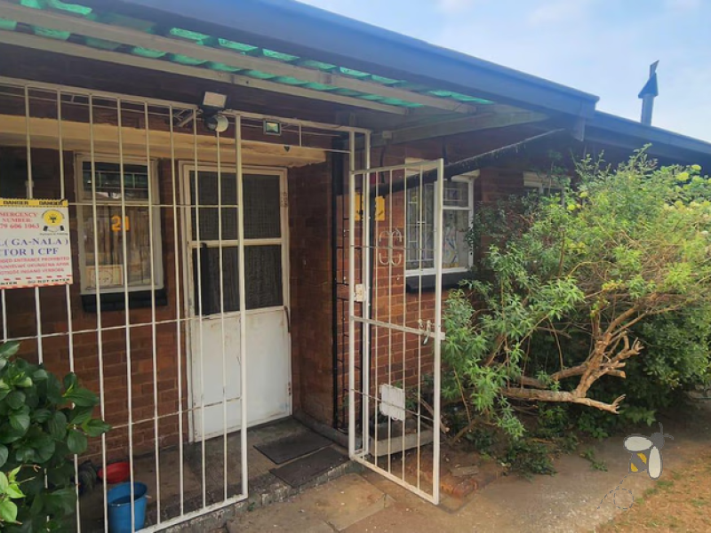 Kriel house for sale, 4 bedroom house, dual living potential, two kitchens, multiple living areas, entertainment space, family home, propertyhive