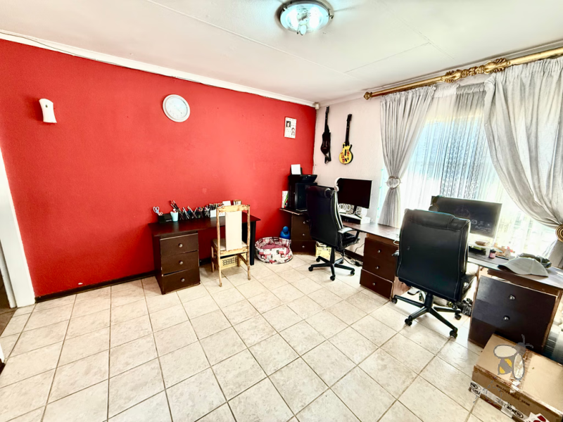 Sunset Park, family home, flatlet, dual living, rental income, well priced, spacious, 3 bedroom, secure parking