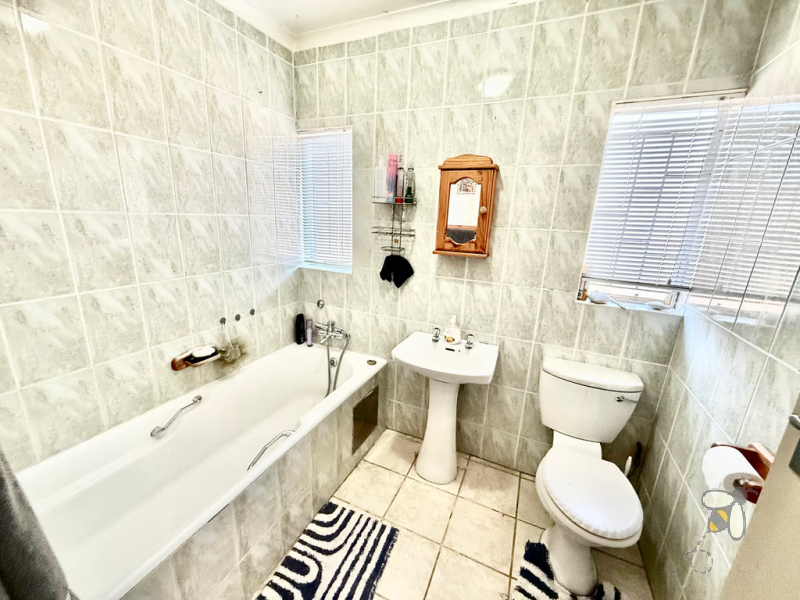 Sunset Park, family home, flatlet, dual living, rental income, well priced, spacious, 3 bedroom, secure parking