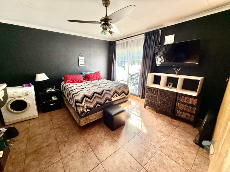 Sunset Park, family home, flatlet, dual living, rental income, well priced, spacious, 3 bedroom, secure parking