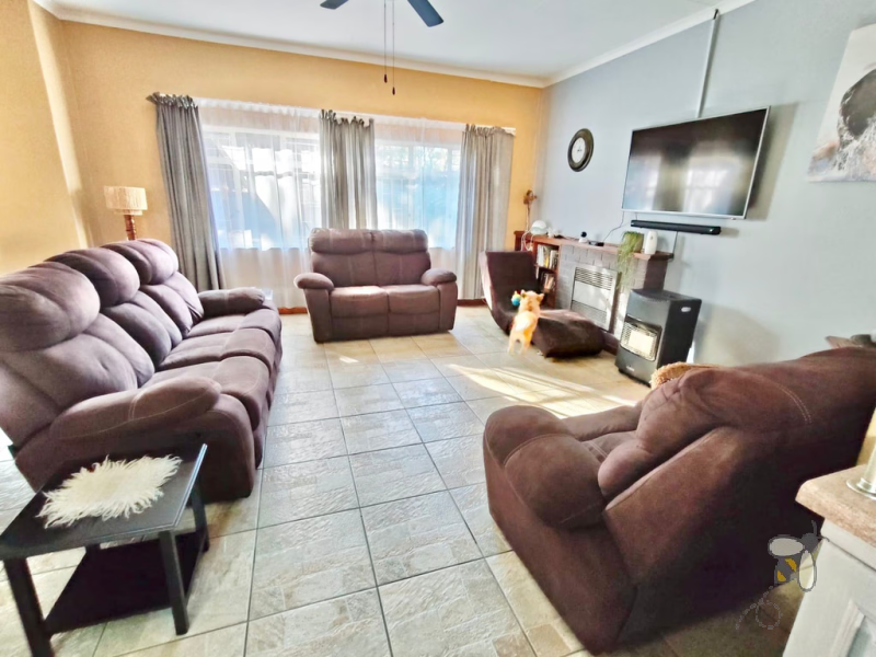 Kriel family home, house for sale Kriel, built-in braai, enclosed lapa, single garage, double carport, family retreat, R1,260,000