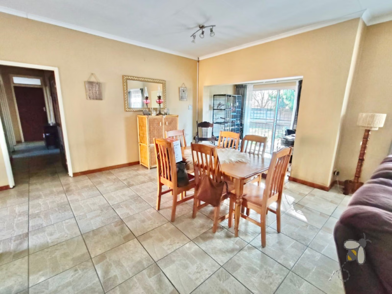 Kriel family home, house for sale Kriel, built-in braai, enclosed lapa, single garage, double carport, family retreat, R1,260,000