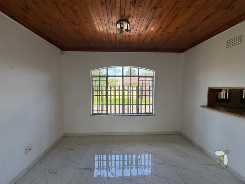 Secunda house for sale, centrally located home, fully tiled, double eye-level oven, three bedroom house, en-suite bathroom, single garage, R1,260,000