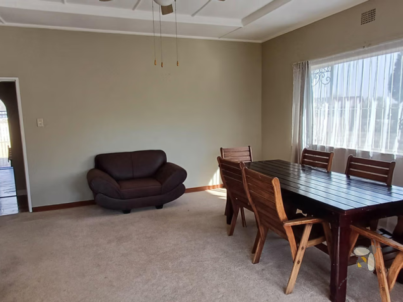 Standerton Central, 3 bedroom home, family home, for sale, prepaid electricity, borehole, inverter, double garage, Lapa, Standerton property