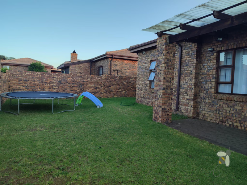Kriel townhouse for sale, 3 bedroom townhouse, solar power, backup water tanks, secure, energy efficient, built-in braai, double garage, R1,260,000