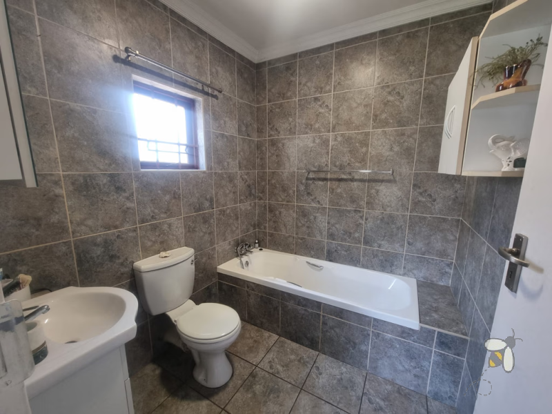 Vaalpark, 3 bedroom townhouse, secure complex, lock-up-and-go, double garage, gas hob, pet friendly, alarm system, Vaalpark property