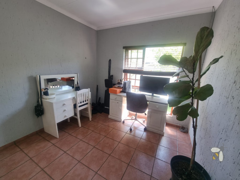 Vaalpark, 3 bedroom townhouse, secure complex, lock-up-and-go, double garage, gas hob, pet friendly, alarm system, Vaalpark property