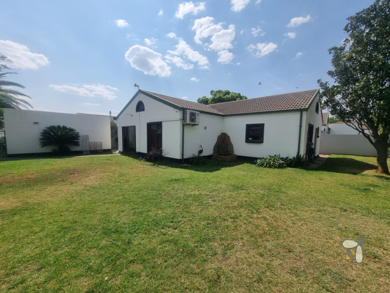 Vaalpark, 3 bedroom townhouse, secure complex, lock-up-and-go, double garage, gas hob, pet friendly, alarm system, Vaalpark property