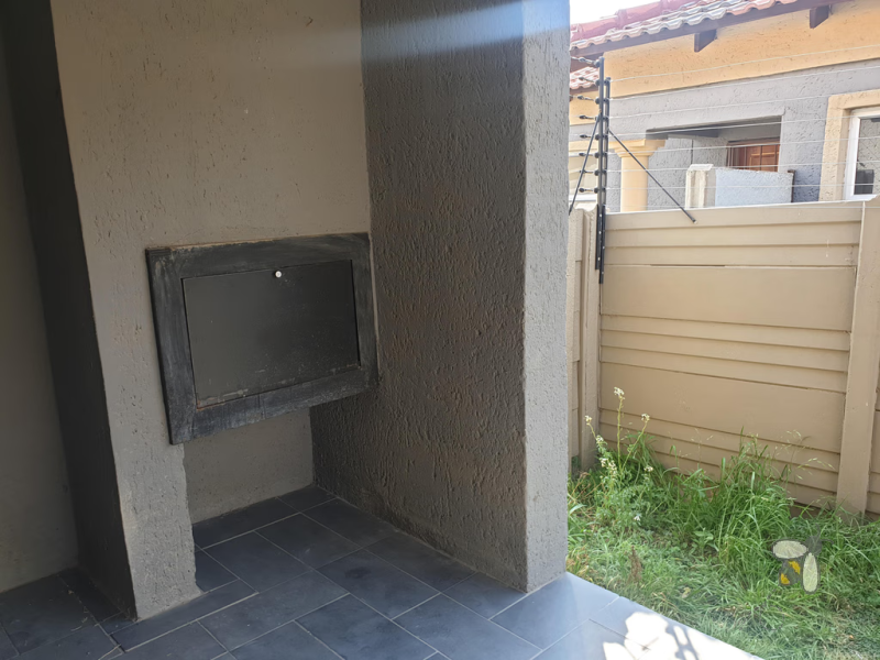 Standerton Central, Townhouse, For Sale, 3 Bedroom, Quiet Cul-de-sac, Secure, Private Garden, Built-in Braai, Standerton Property