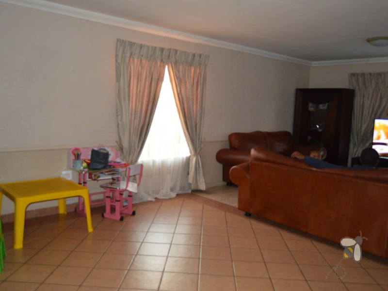 Secunda complex unit, pet friendly, spacious yard, built-in braai, full bathroom, open plan living, well managed complex