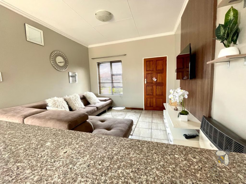 Trichardt townhouse, property for sale, three bedroom, gas stove, gas geyser, tandem garage, neat, move-in ready, power outage proof