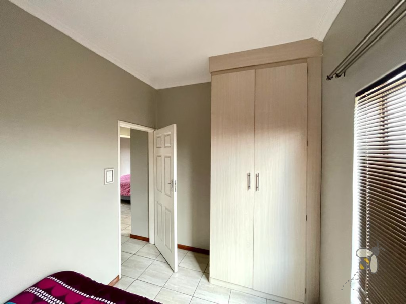 Trichardt townhouse, property for sale, three bedroom, gas stove, gas geyser, tandem garage, neat, move-in ready, power outage proof