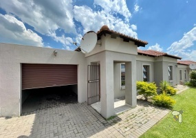 Trichardt townhouse, property for sale, three bedroom, gas stove, gas geyser, tandem garage, neat, move-in ready, power outage proof