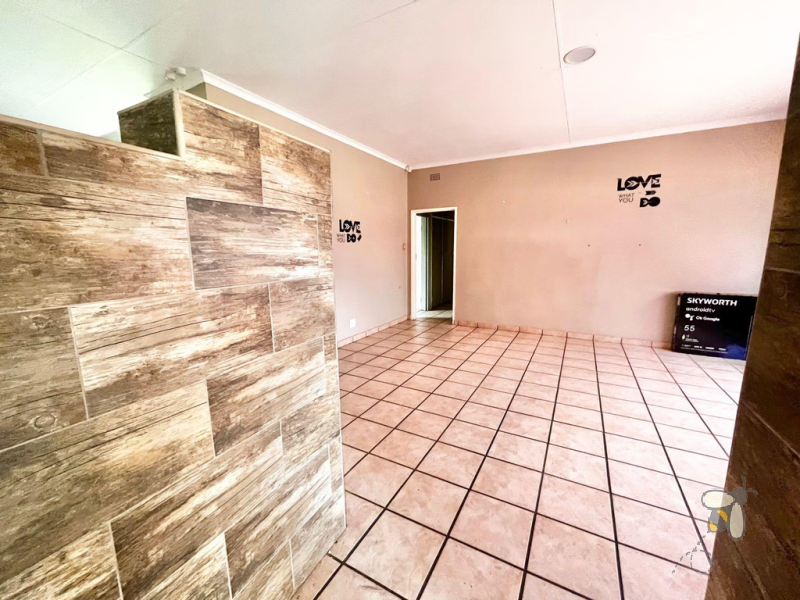 Kriel house for sale, 3 bedroom home, large parking, entertainment area, built-in braai, JoJo tank, spacious yard, family home in Kriel