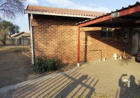 Embalenhle Ext 4 freehold for sale, two houses on one stand, investment property, 5 bedroom, dual rental income, shared carport
