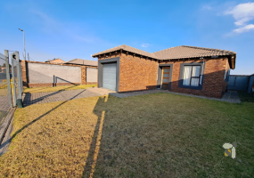 Secunda property, house for sale Secunda, modern home Secunda, 2 bedroom house, secure property, first-time buyer home, low-maintenance house