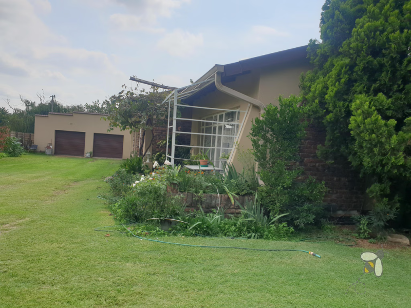 Meyerville house for sale, 3 bedroom house, large stand, established vegetable garden, off-the-grid potential, JoJo tank, property for sale