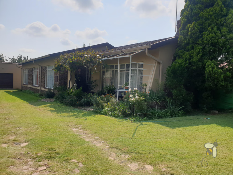 Meyerville house for sale, 3 bedroom house, large stand, established vegetable garden, off-the-grid potential, JoJo tank, property for sale