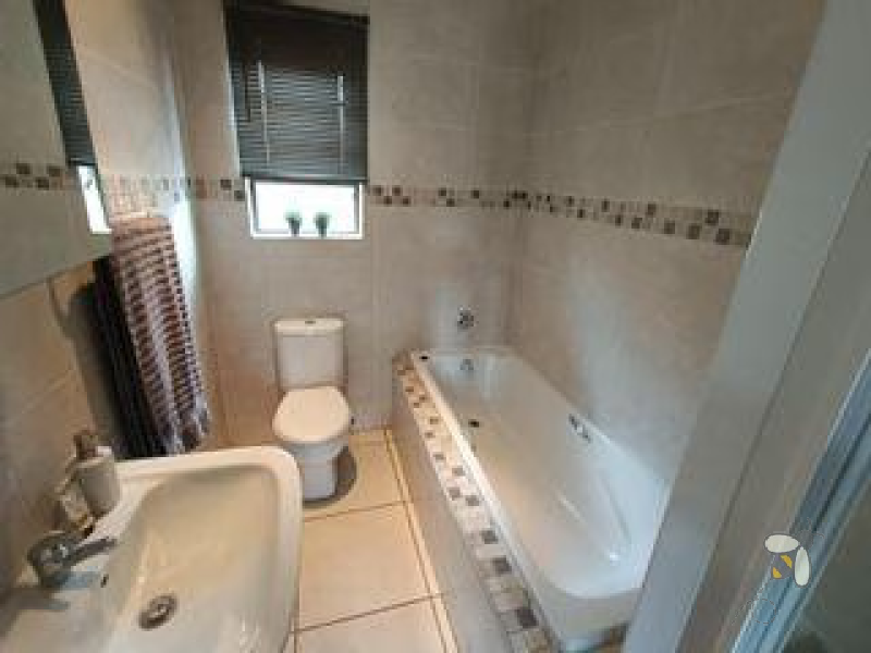 Secunda unit for sale, 2 bedroom unit, pet friendly property, sectional title, modern unit, low levy, Secunda