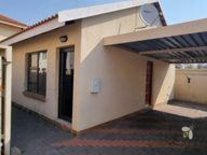 Secunda unit for sale, 2 bedroom unit, pet friendly property, sectional title, modern unit, low levy, Secunda