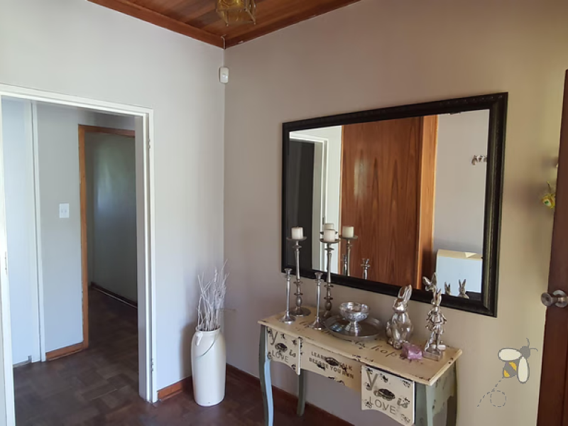 Frankfort 4 bedroom home, well maintained, spacious yard, open plan living, double beds, water tank, built-in wardrobes, starter home