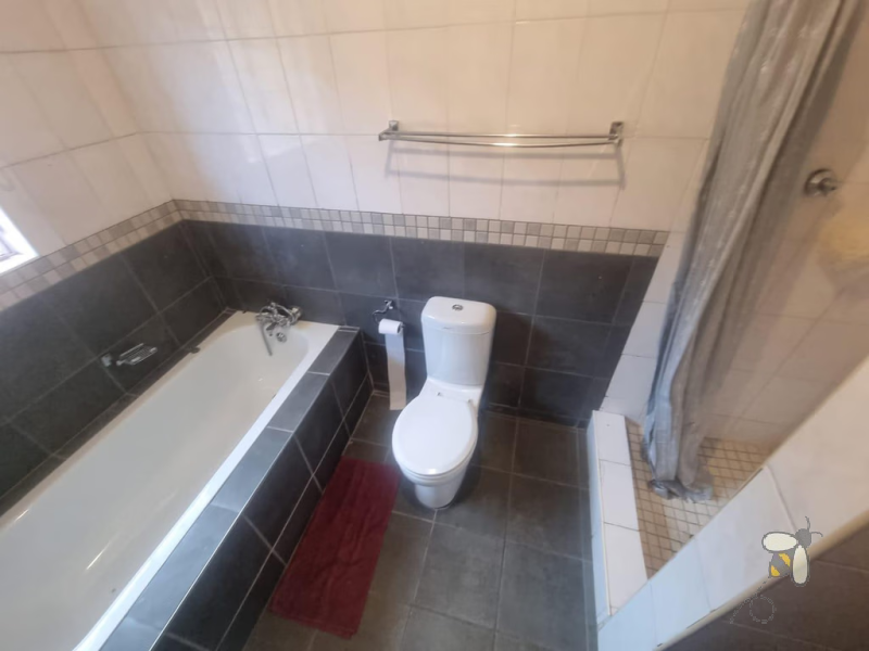 Secunda townhouse for sale, 2 bedroom unit, garage and carport, well-managed complex, close to schools, breakfast nook, low rates