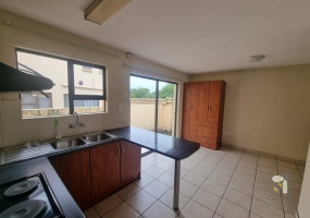 Secunda sole mandate, 2 bedroom unit for sale, close to town, automated garage, cherry wood kitchen, study nook, low levy