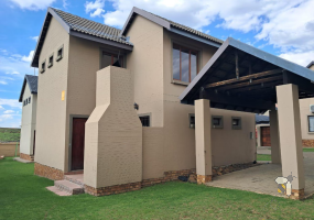 Secunda townhouse for sale, Ext 23 property, 2 bedroom 2 bathroom, built-in braai, secure complex, first-time buyer, granite countertops