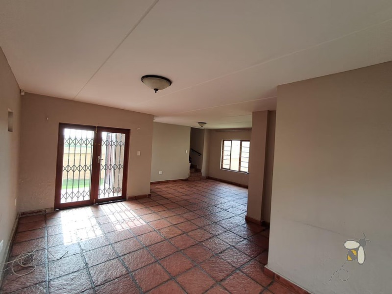 Secunda townhouse for sale, Ext 23 property, 2 bedroom 2 bathroom, built-in braai, secure complex, first-time buyer, granite countertops
