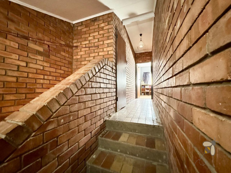 Secunda duplex for sale, 2 bedroom unit, secure complex, private garden, walk-in closet, laundry room, single garage, low maintenance