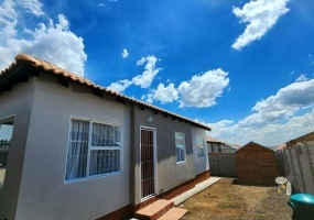 Secunda new development, freestanding house for sale, 3 bedroom home, no levies, yard to extend, first-time buyer, affordable home