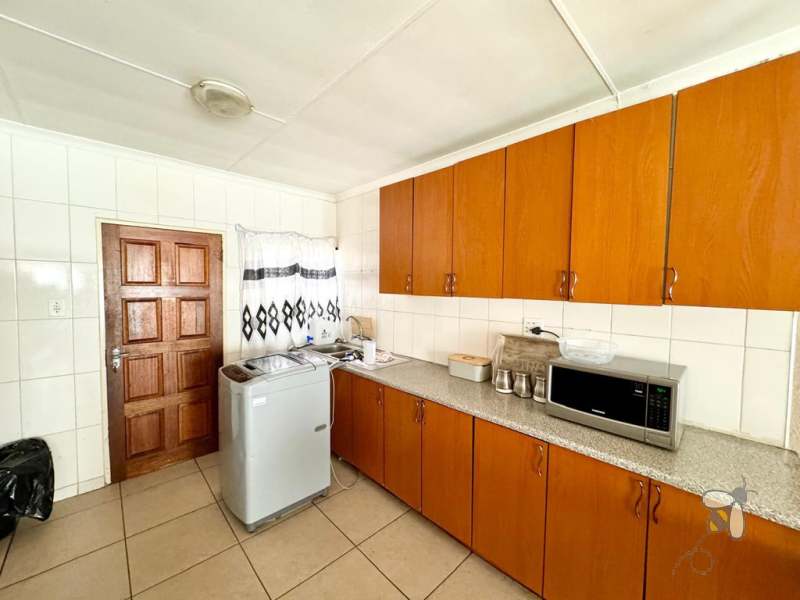 Secunda Central, townhouse for sale, secure complex, 2 bedroom, lock up garage, prepaid electricity, fully tiled, communal play area