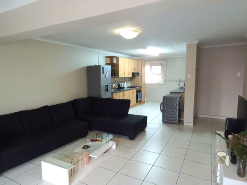 Secunda flat for sale, 2 bedroom unit, R790000 property, security complex, modern kitchen, small complex, electric gate, investor property, neatly tiled.