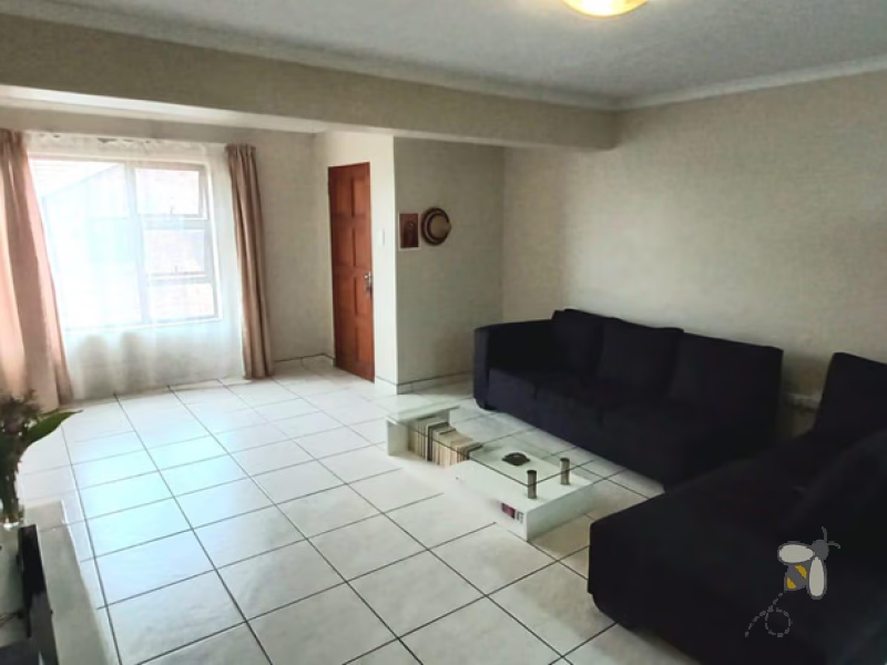 Secunda flat for sale, 2 bedroom unit, R790000 property, security complex, modern kitchen, small complex, electric gate, investor property, neatly tiled.