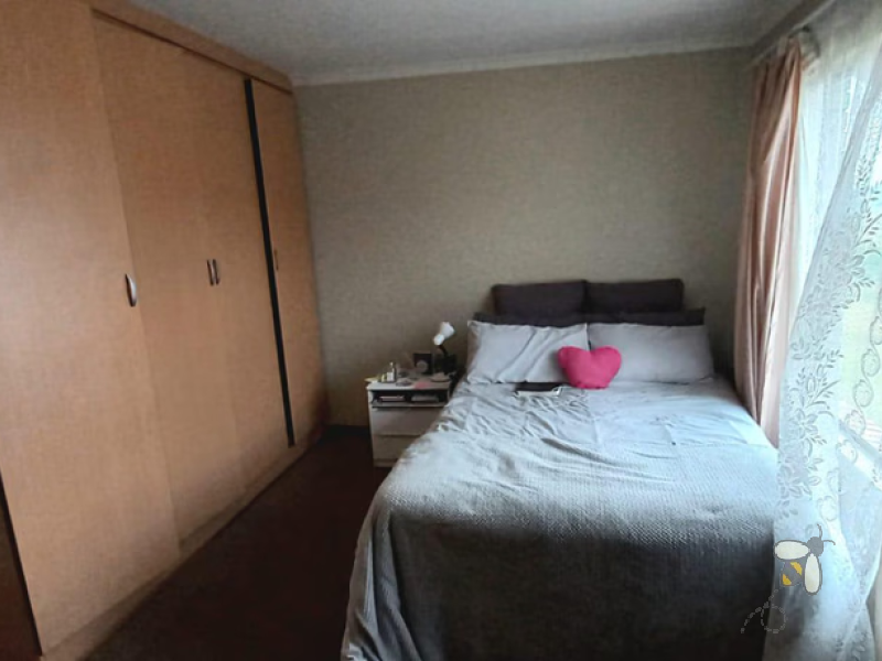 Secunda flat for sale, 2 bedroom unit, R790000 property, security complex, modern kitchen, small complex, electric gate, investor property, neatly tiled.