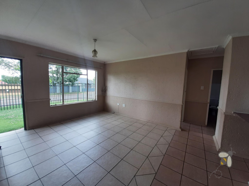 Secunda, townhouse for sale, affordable 2 bedroom, lock-up garage, beautiful kitchen, open plan, first-time buyer, investment